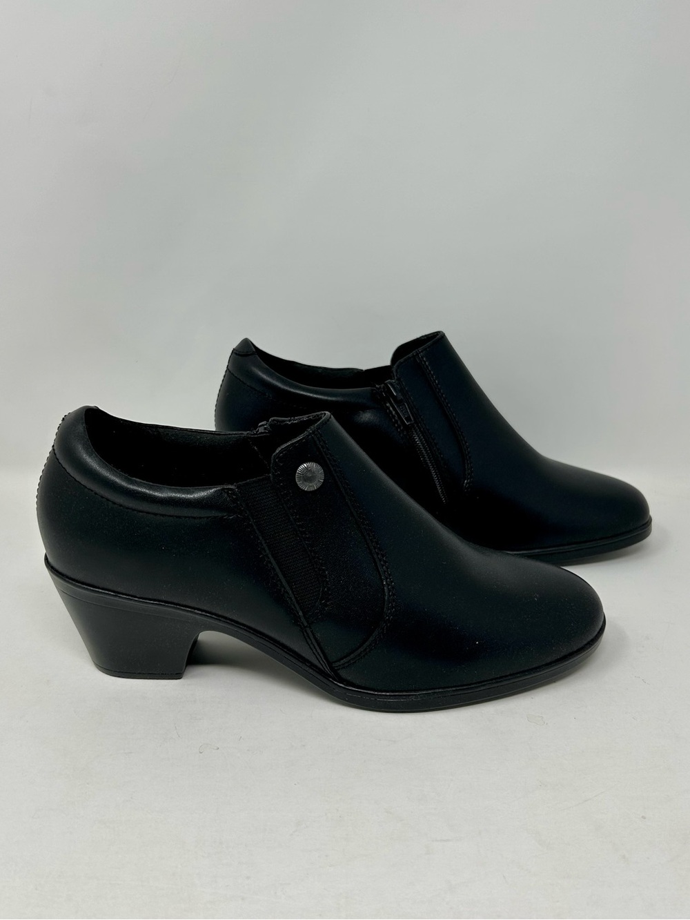 NEW Clarks Emily2 Reyna Bootie Women's Size 7.5